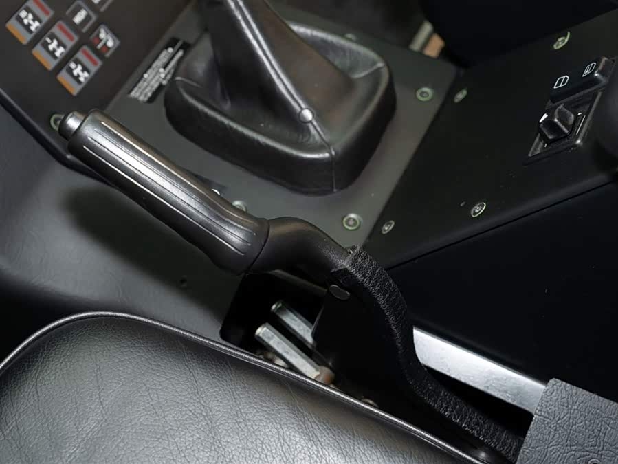 Mercedes-Benz 2019 car image #17