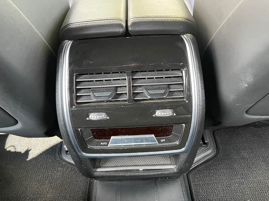 BMW X5 M 2021 immagine di auto #17