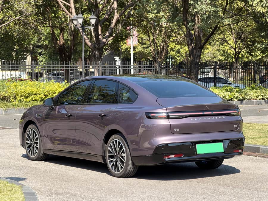 零跑汽车 零跑B01 2025 汽车图片 #17