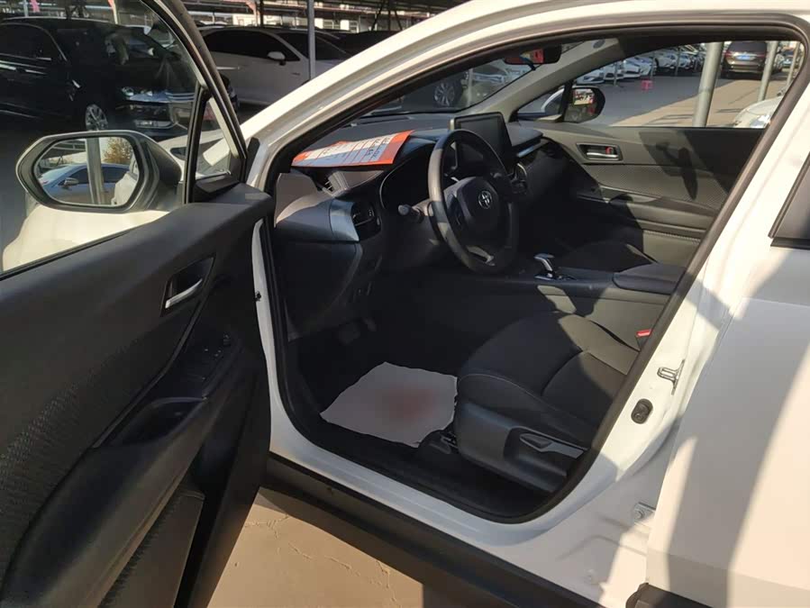 Toyota C-HR EV 2021 immagine di auto #17