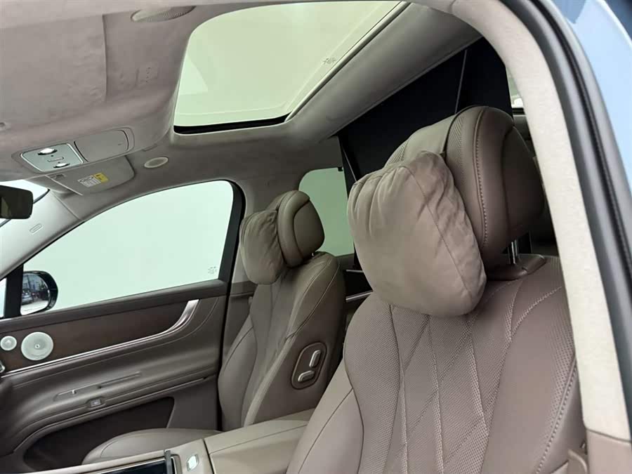 2024 car image #17