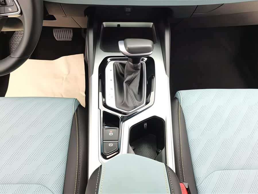 GEELY Emgrand L 2022 car image #17