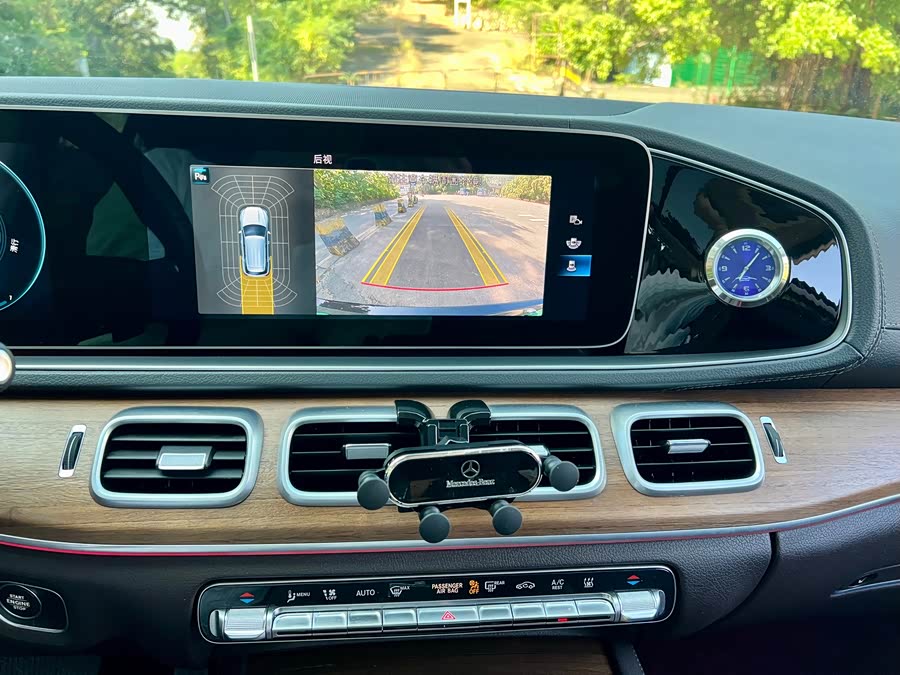 Mercedes-Benz GLE Class New Energy 2022 car image #17