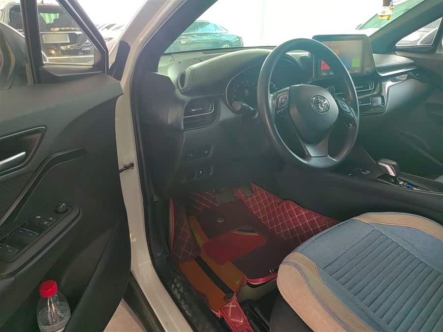 Toyota C-HR EV 2021 immagine di auto #17