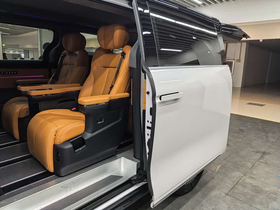 GEELY 2024 car image #17