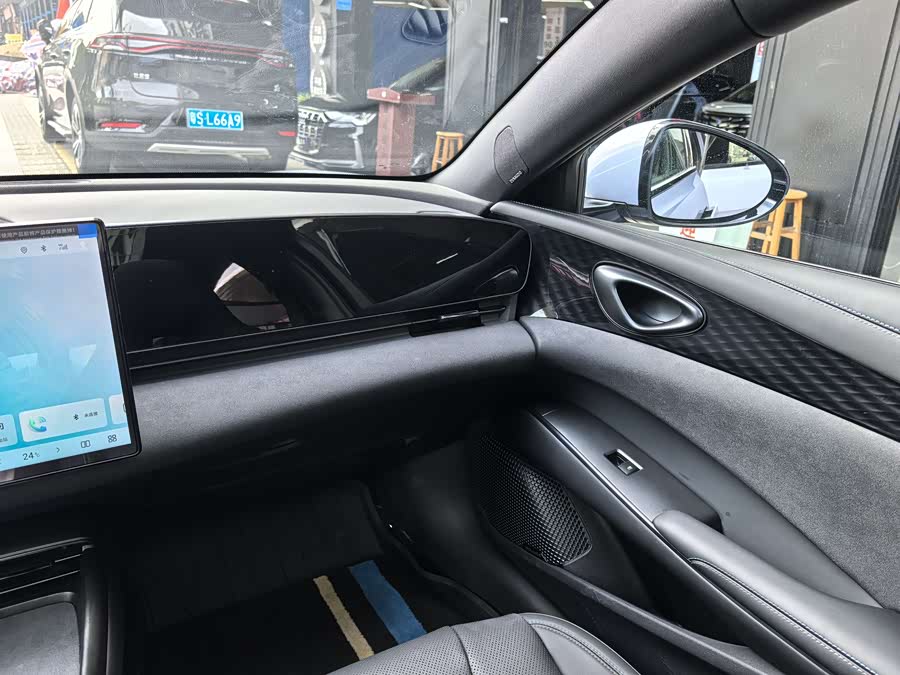 BYD Seal 2025 car image #17