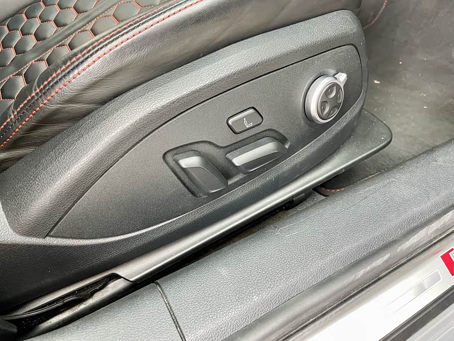 Audi RS 4 2019 immagine di auto #17