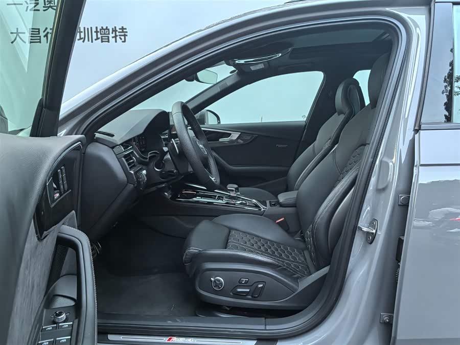 Audi RS 4 2023 immagine di auto #17