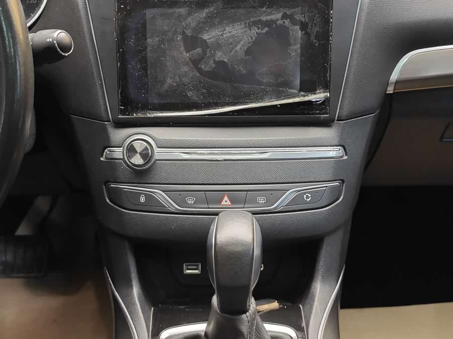 Peugeot 408 2016 car image #17