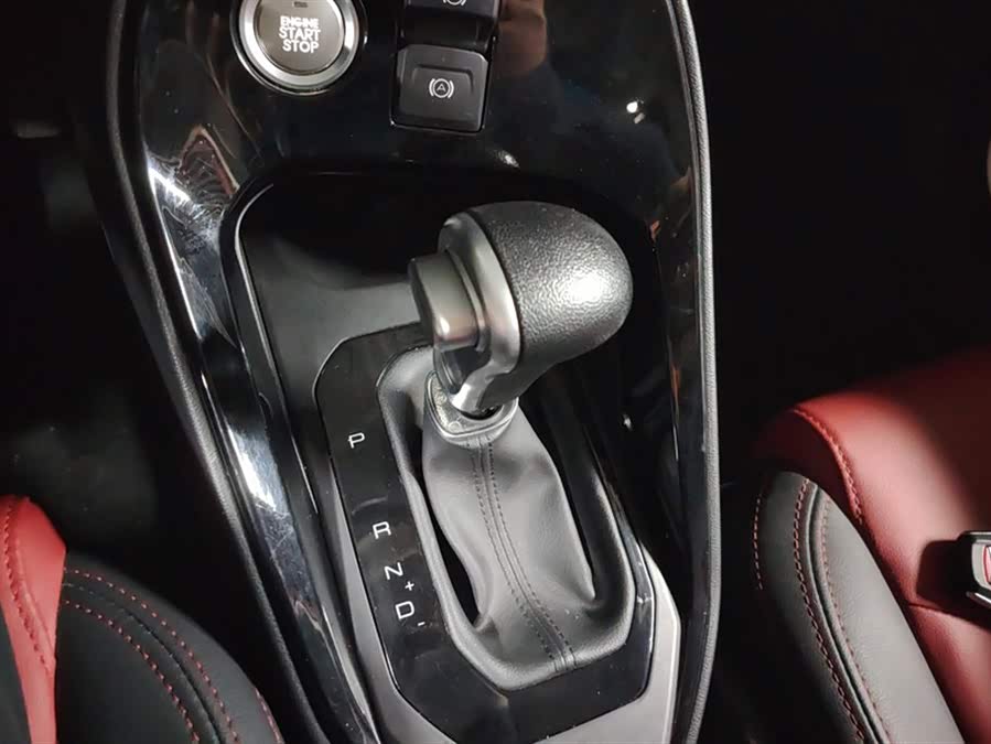 Haval H2s 2018 #17 Haval H2s 2018 car image #17