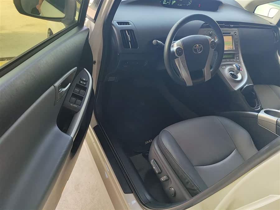 Toyota Prius 2013 #17 Toyota Prius 2013 car image #17