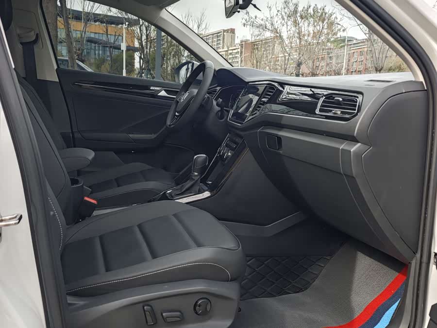 Volkswagen T-Roc 2022 #17 Volkswagen T-Roc 2022 car image #17