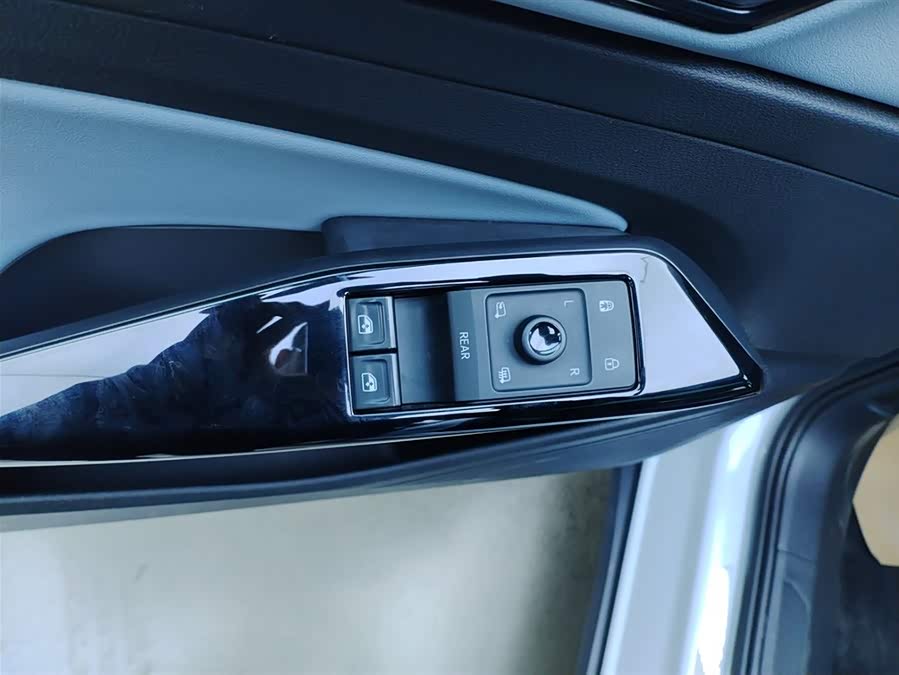 Volkswagen ID.4 X 2022 صورة سيارة #17