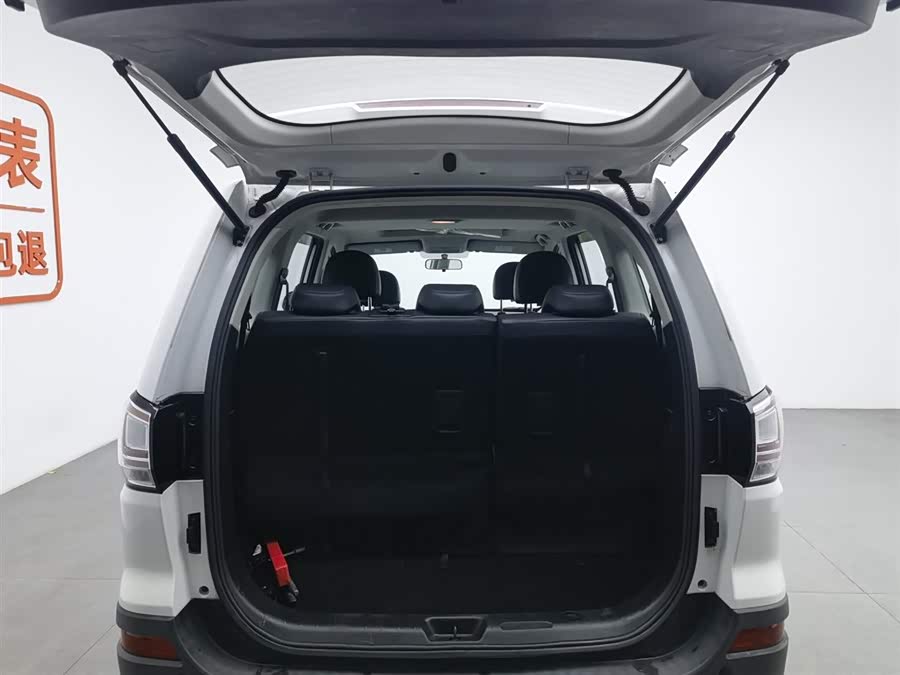 Forthing SX6 2019 car image #17