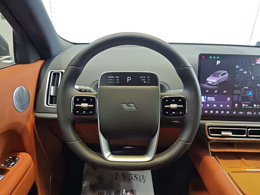 Li L8 2025 изображение автомобиля #17