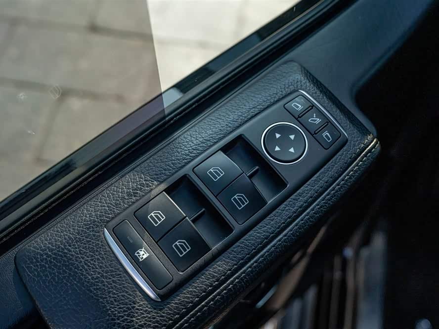 Mercedes-Benz G Class 2016 صورة سيارة #17