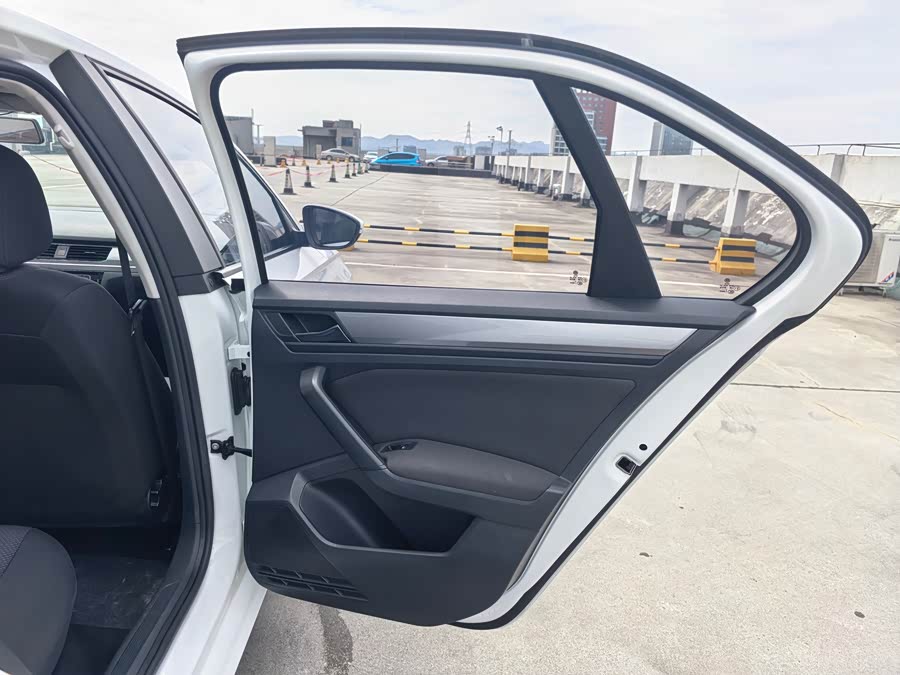 Volkswagen Bora 2020 car image #17