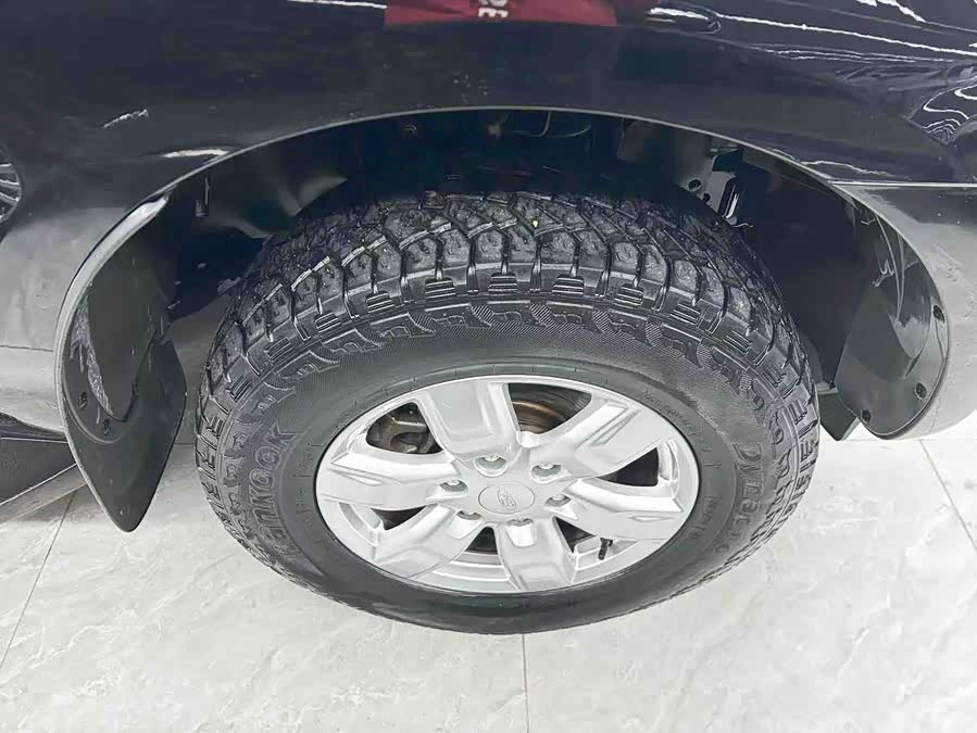 Ford Everest 2020 car image #17