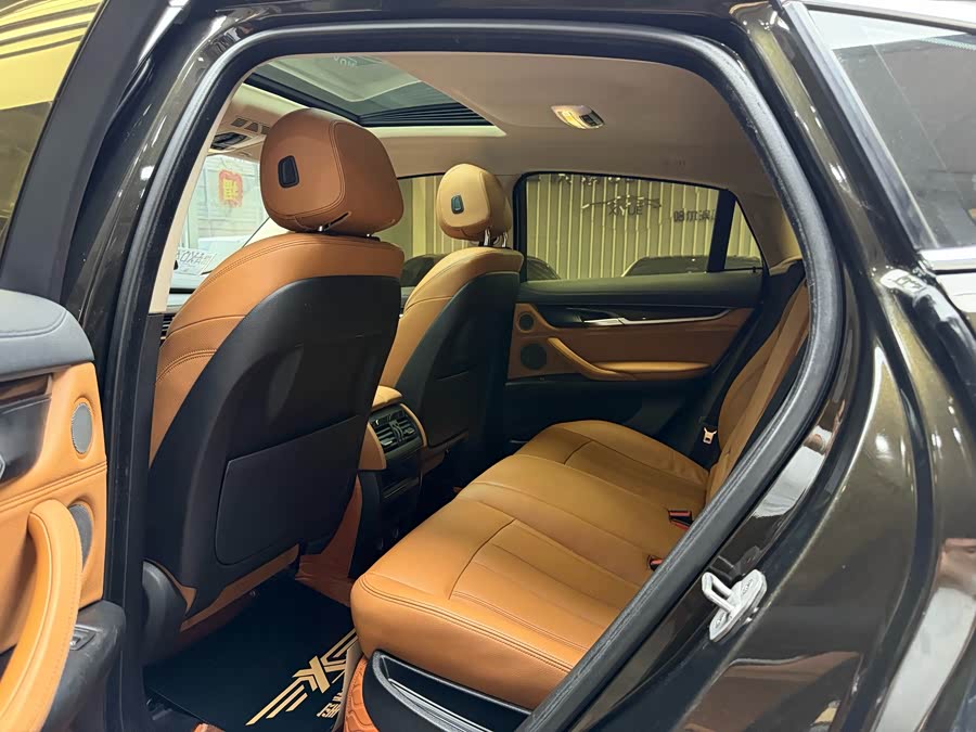 BMW X6 2016 car image #17