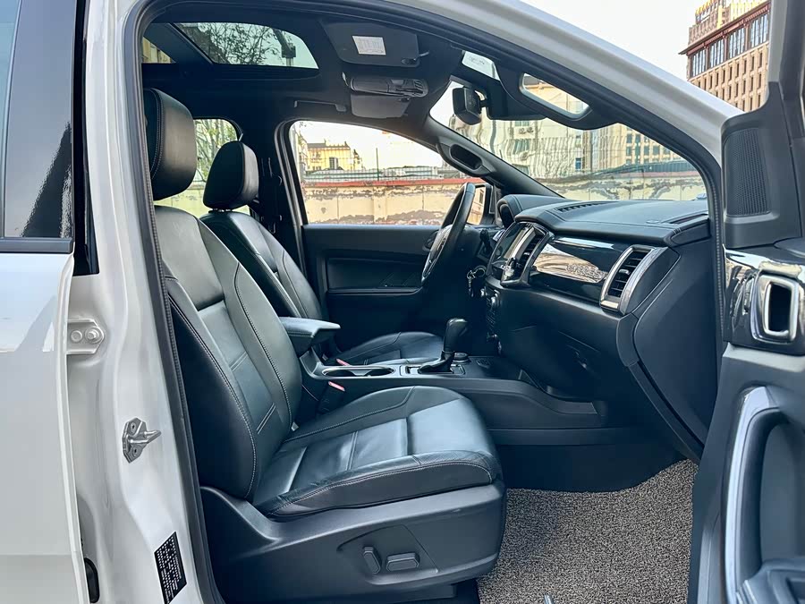 Ford Everest 2018 car image #17