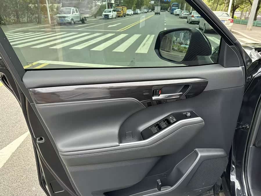 Toyota Crown Kluger 2021 car image #17