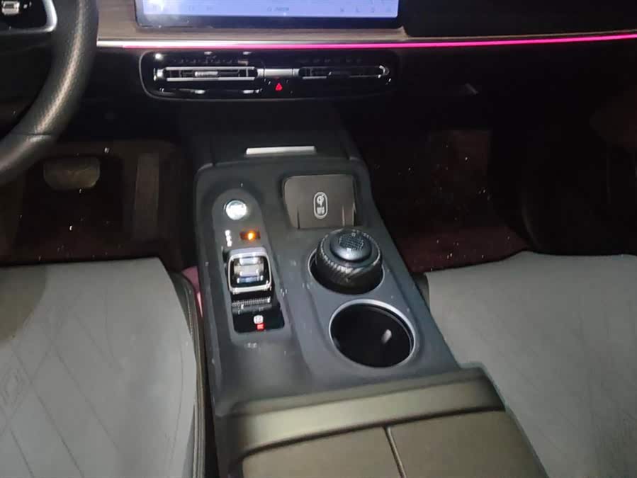 GAC Trumpchi E8 New Energy 2024 #17 GAC Trumpchi E8 New Energy 2024 car image #17