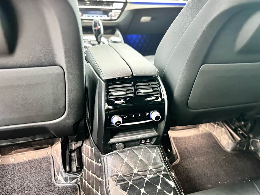 BMW 6 Series GT 2020 car image #17