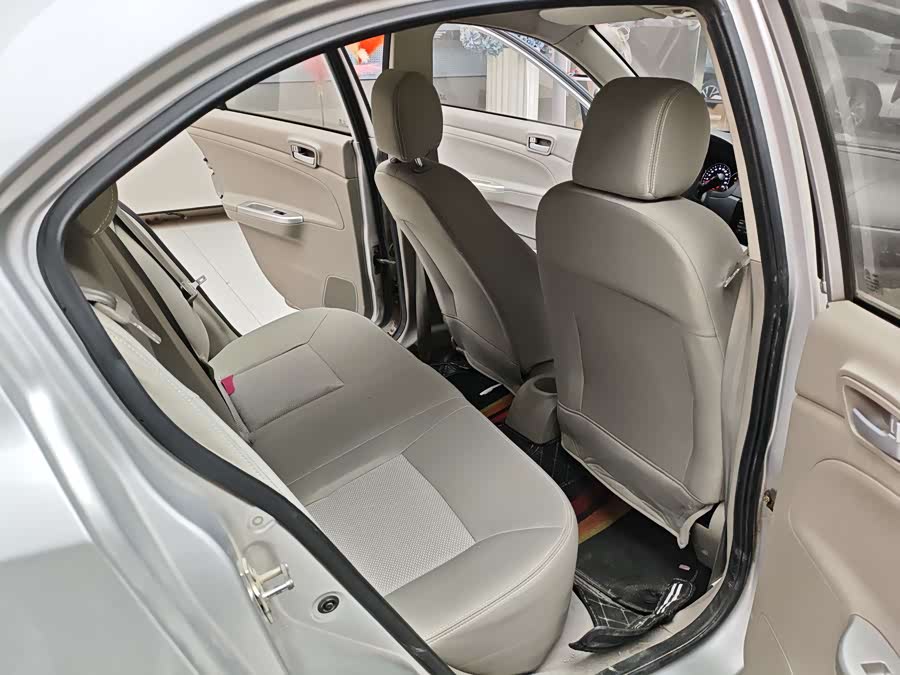 长安 悦翔V3 2015 汽车图片 #17