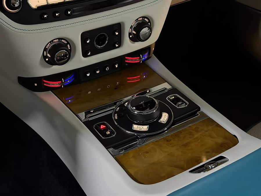 Rolls-Royce Dawn 2018 car image #17