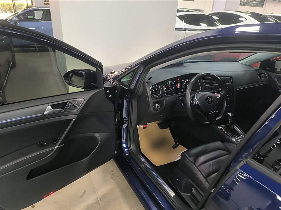 Volkswagen Golf New Energy (Imported) 2019 صورة سيارة #17