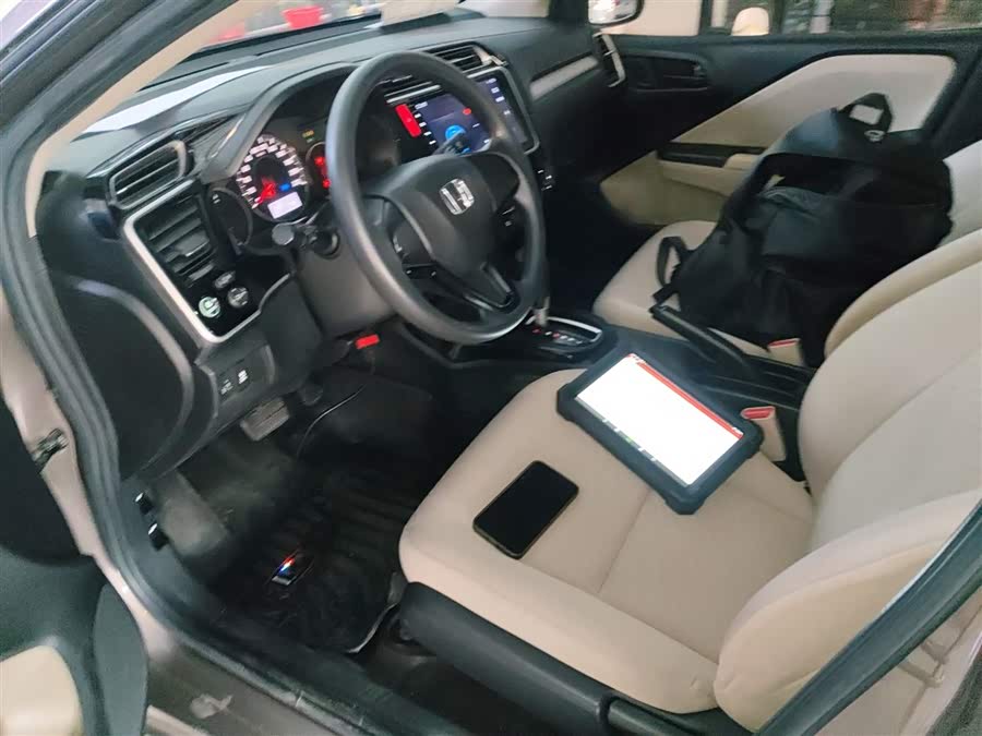 Honda Greiz 2018 car image #17