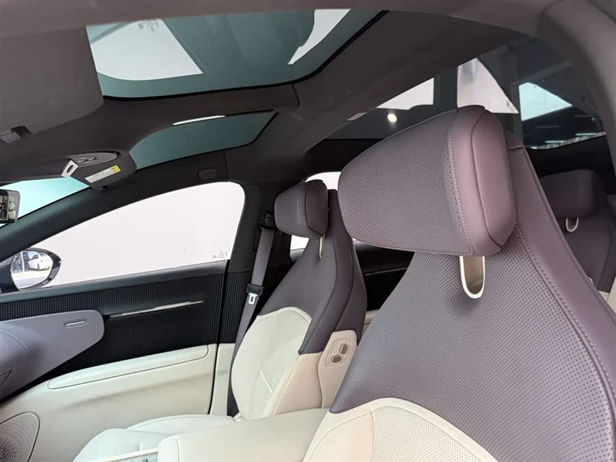 Avatr 12 2023 car image #17