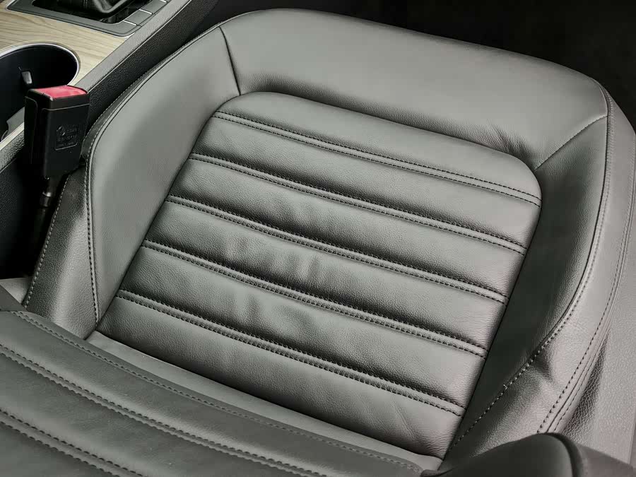 Volkswagen 2018 car image #17