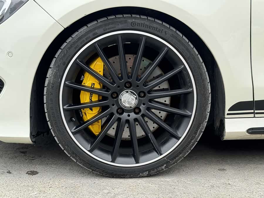 Mercedes-Benz CLA AMG 2015 image de voiture #17