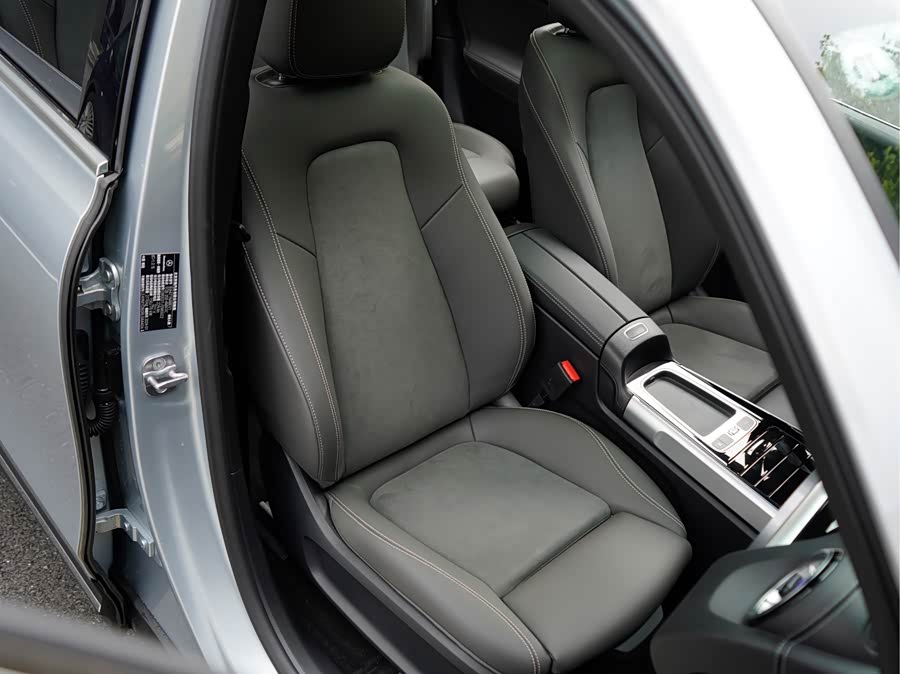 Mercedes-Benz EQB Class 2025 #17 Mercedes-Benz EQB Class 2025 car image #17