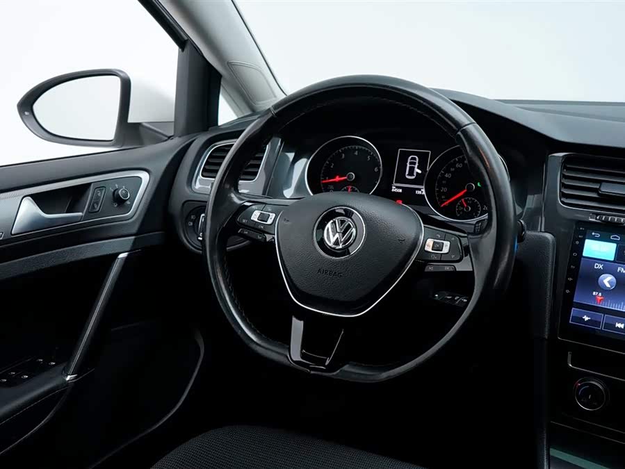 Volkswagen Golf 2018 car image #17