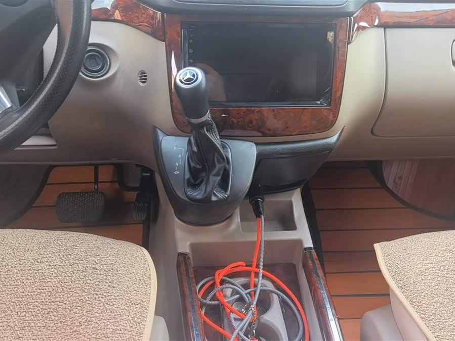 奔驰 唯雅诺 2013 汽车图片 #17