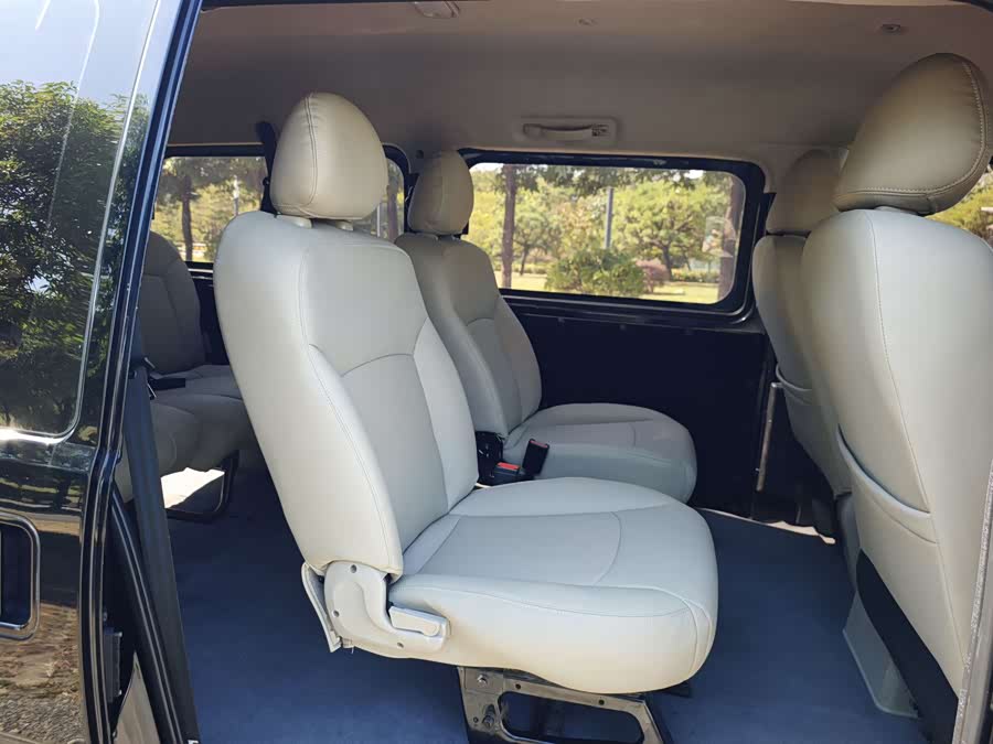 Forthing Lingzhi 2021 car image #17