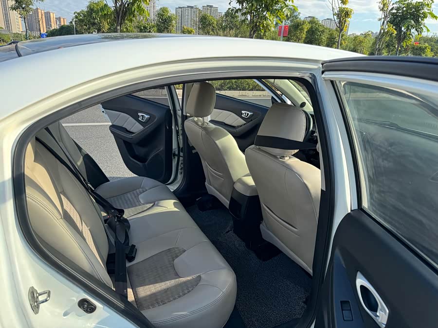 GAC Trumpchi GA3S 2015 #17 GAC Trumpchi GA3S 2015 car image #17