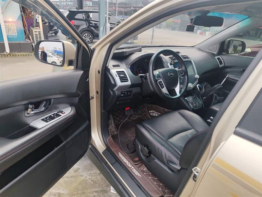 BYD S6 2014 car image #17