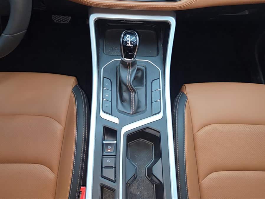 GEELY Vision X6 2020 car image #17