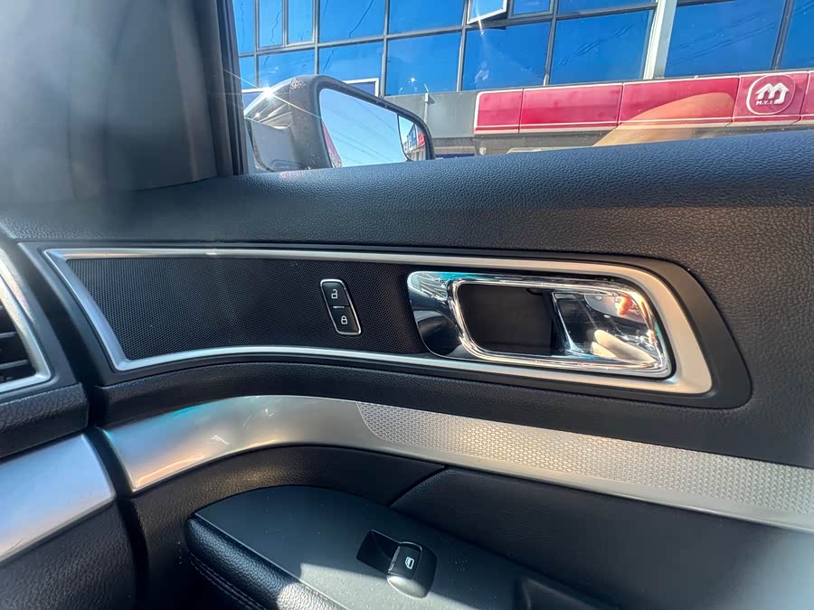 Ford Explorer (Imported) 2016 car image #17