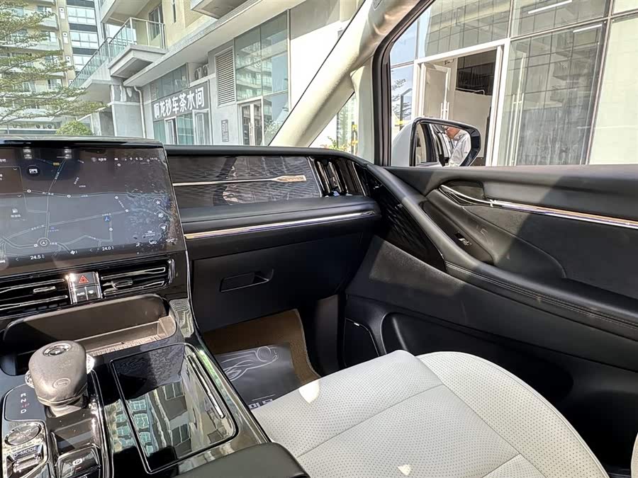 GAC Trumpchi E9 2023 car image #17