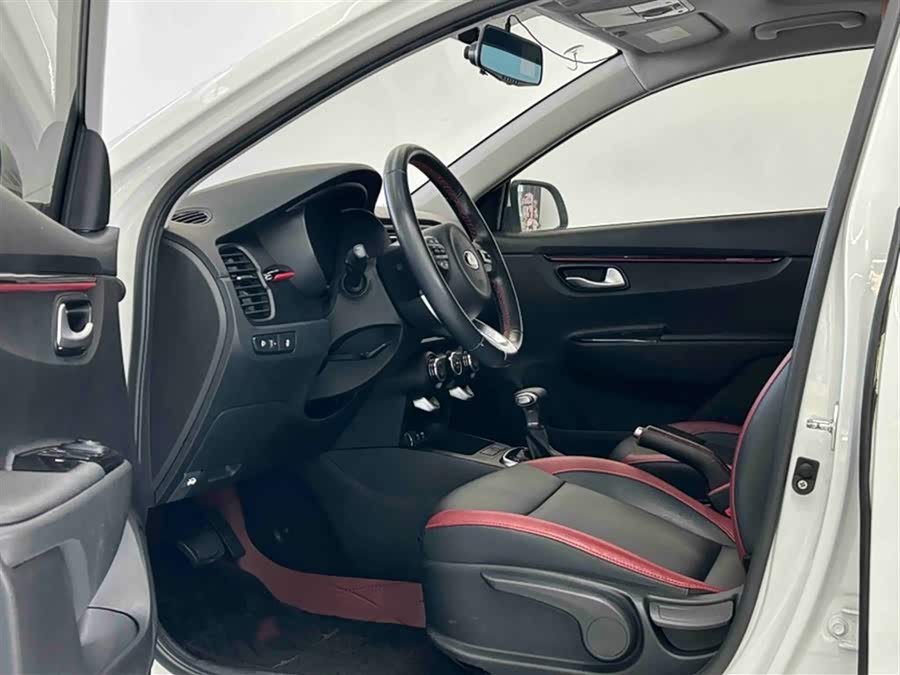 Kia Rio Cross 2019 صورة سيارة #17