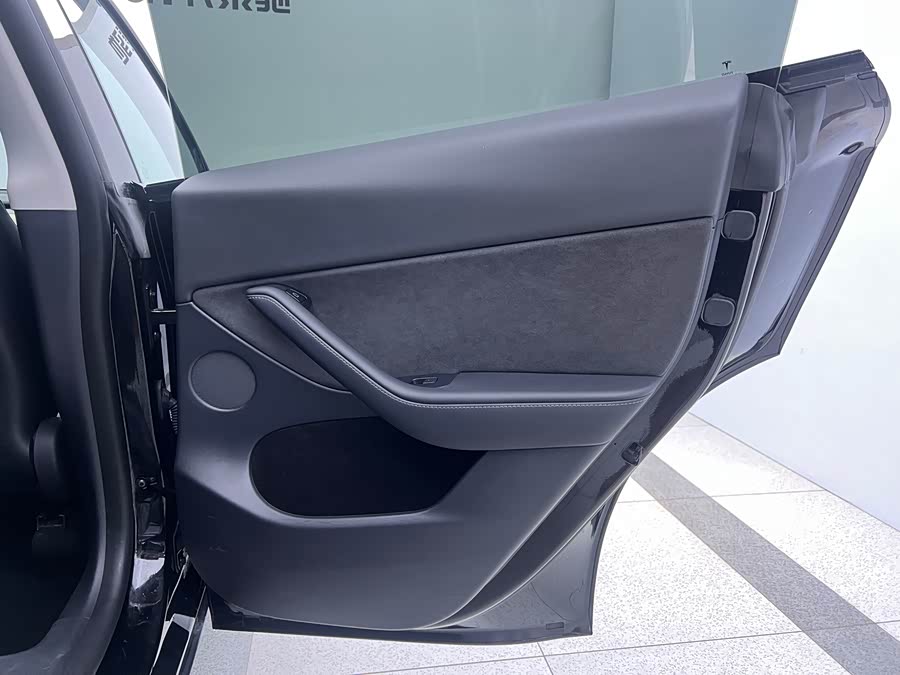 Tesla Model Y 2022 #17 Tesla Model Y 2022 car image #17