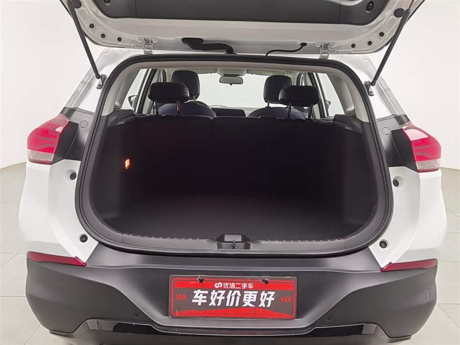 Chevrolet Tracker 2022 immagine di auto #17