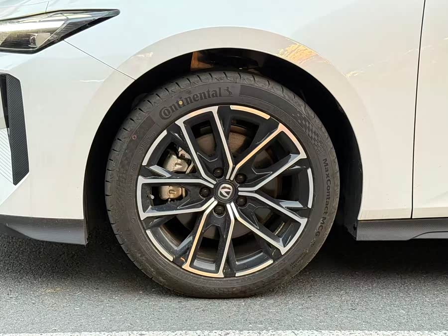 Changan UNI-V iDD 2025 car image #17