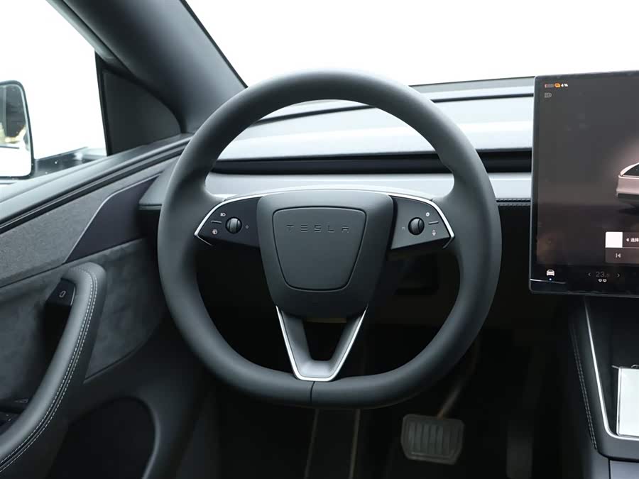 特斯拉 Model Y L 2025 汽车图片 #17