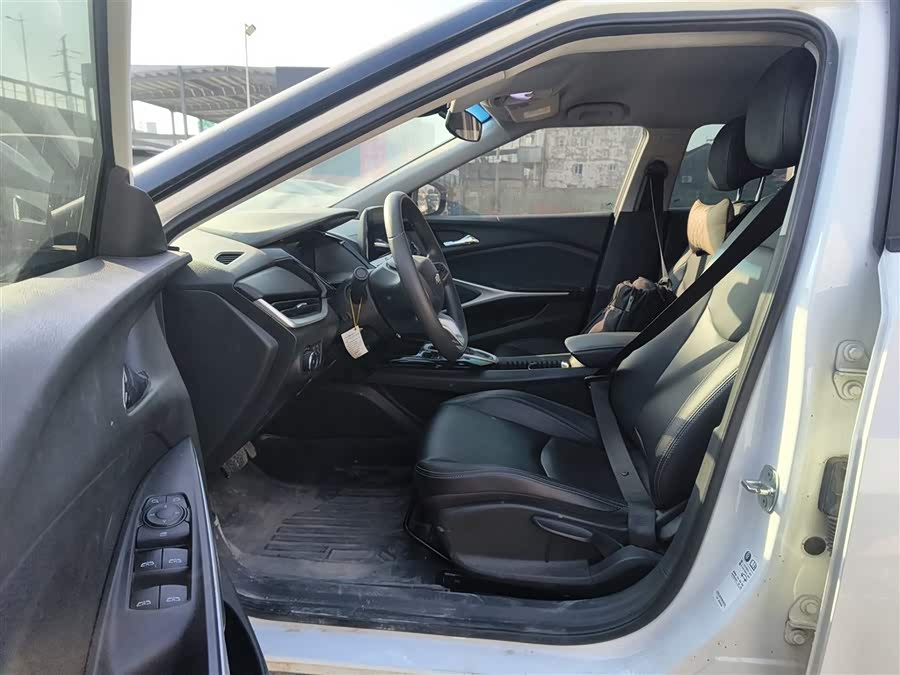 Chevrolet Charm 2023 car image #17