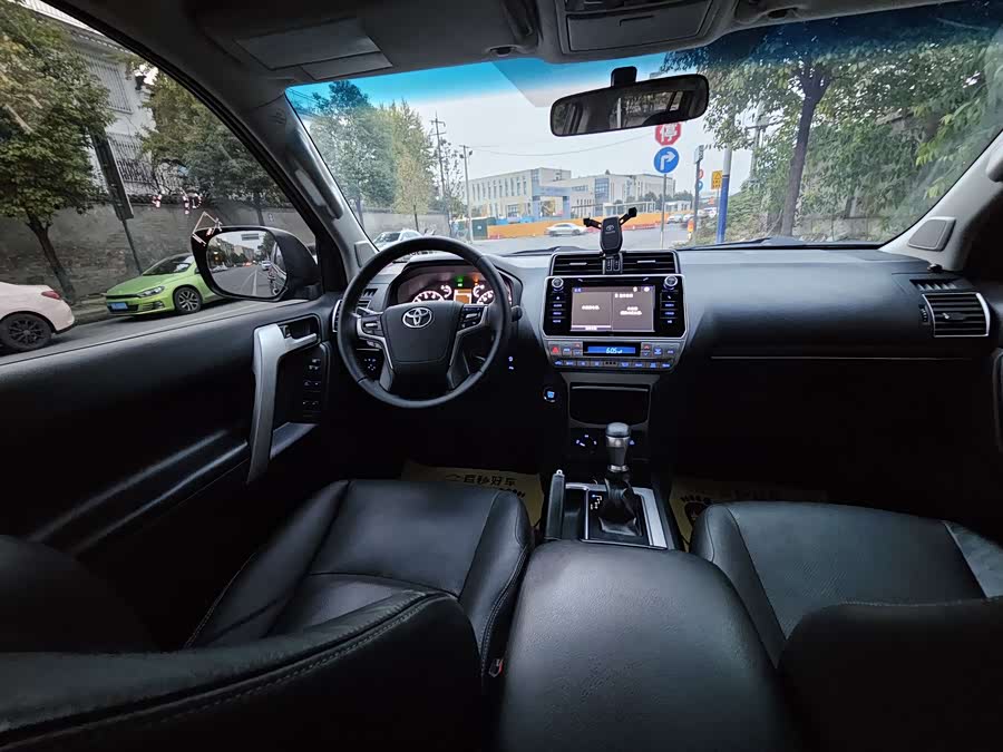 Toyota Land Cruiser Prado 2019 #17 Toyota Land Cruiser Prado 2019 car image #17